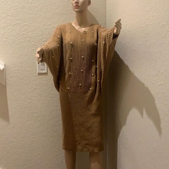 Cable Knit Camel Sweater Dress with Pearls - Picture 5 of 17